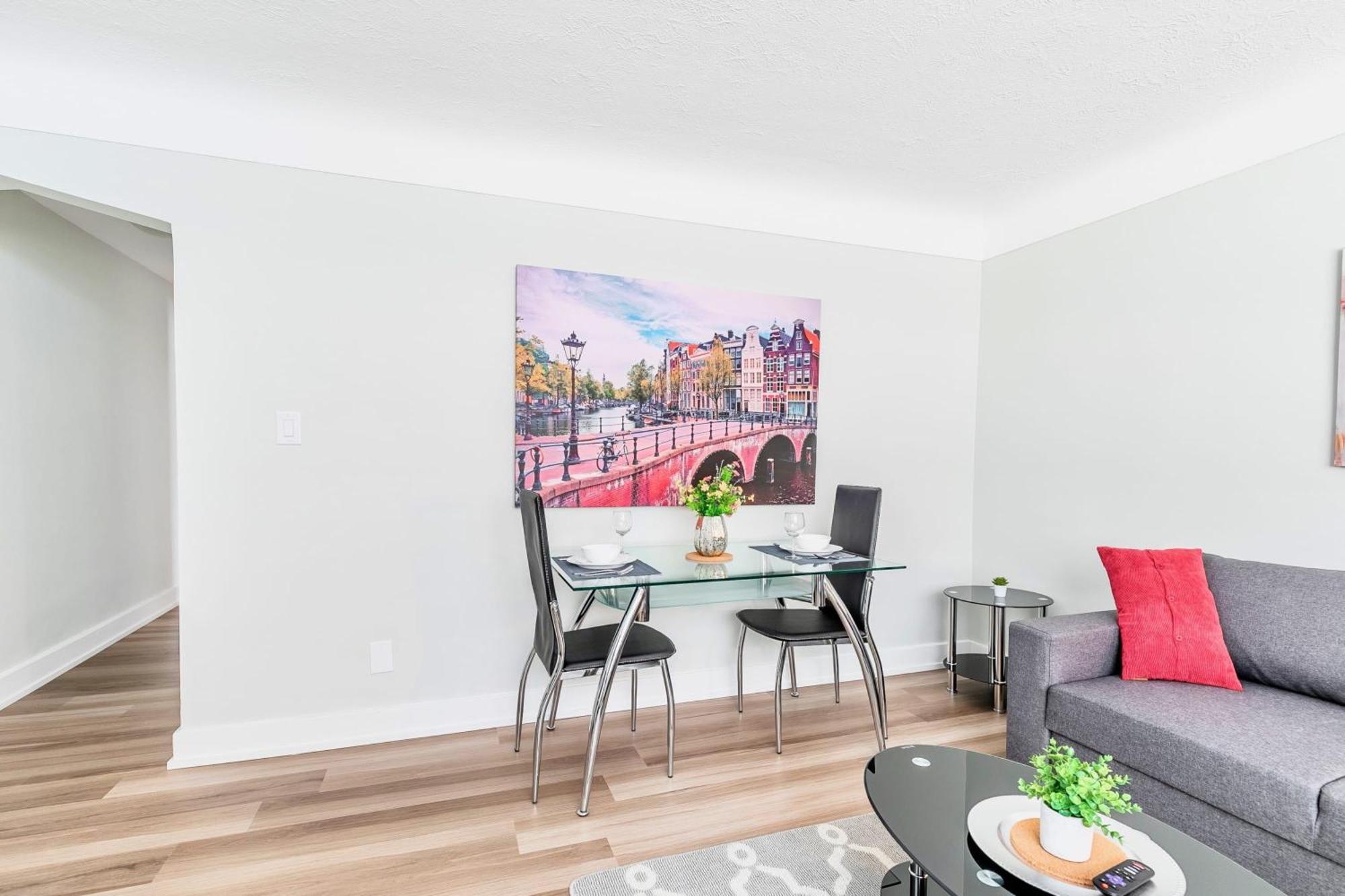 Modern Apartment In Corktown Hamilton Sleeps 4 Luaran gambar